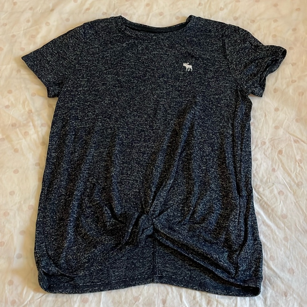 Abercrombie Kids Soft Navy T-Shirt with Stylish Knot at Bottom size 13/14